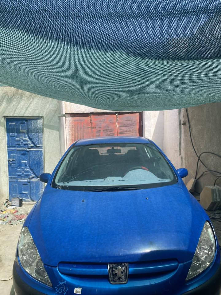 السلام عليكم 
بيجو فرنسي 307___2004 رقم بصره مشروع وطني
سياره مصبوغه حزام سياره كلهه ع البلاد كلشي شغال 
كير مكينه مكفولا مكاني بصره زبير السعر 44 
رقم الهاتف ***********
