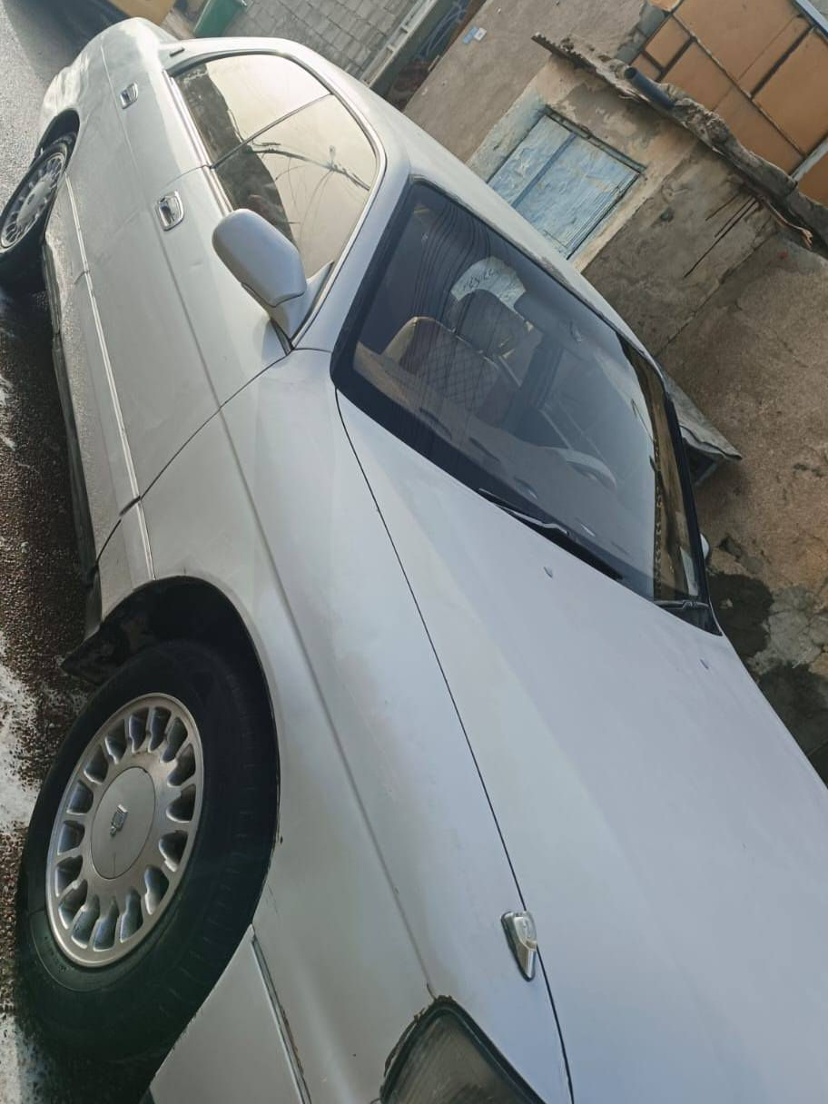 بطه موديل 93 اللون لؤلؤي رقم بصره باسمي تحويل ثاني يوم سنويه اليف كفاله بدي والرسميات عن القصه والضربه كهربائيات جاهزه تخم تاير السعر 60 وبيها مجال *********** الهاتف المكان البصره
