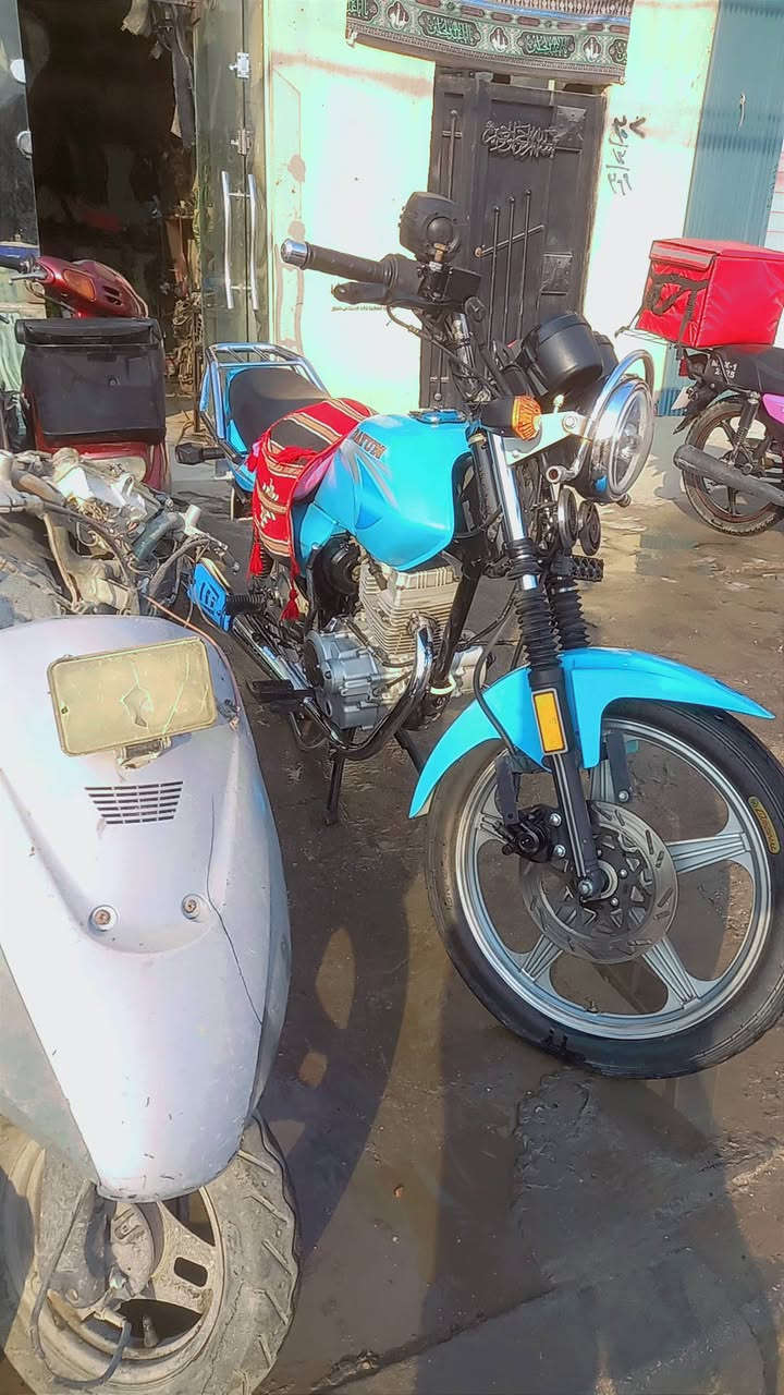 السلام عليكم دراجه دايون عضم للبيع موديل 21مكاني كربلا سعره 1200اوراق اصولي ،رقم***********
