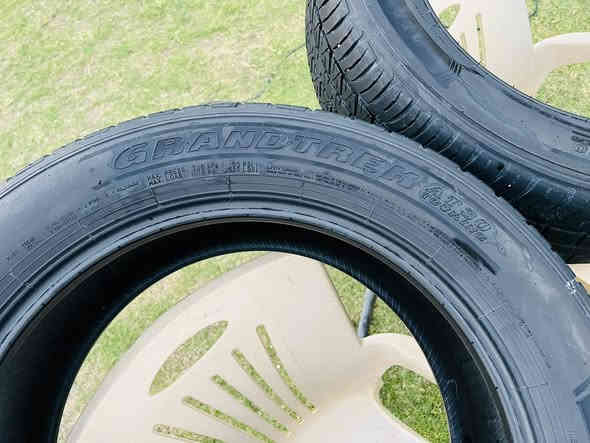 تايرات أربعه لاندكروز 2022 دنلوب ياباني  فقط تاير واحد بي فتيله والباقيات حته ركعه مابيهم 265/55/R20 للبيع السعر 350 وبيه مجال مكاني بابل ***********
