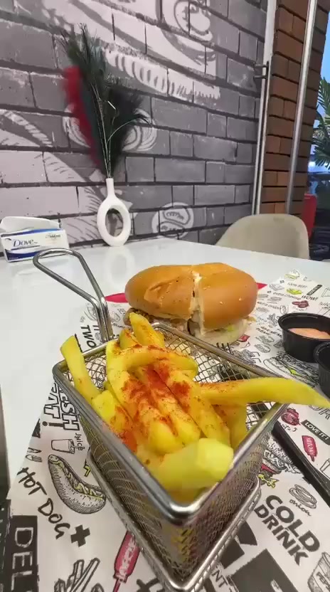 سلام عليكم
شيف سناكات بيتزا كص مقبلات 
من بغداد متفرغ للعمل 
***********
