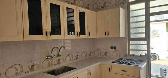 اللهم صلي على محمد وال محمد سلام عليكم بيت للبيع بسبب ضرف خاص في كربلاء بشارع مرقد السيد اسماعيل او شارع ابو طالب بمجمع سيد اسماعيل السكني البوابة الثانية مساحة 75طابق واحد سند25اقرار محكمةباسمي كامل خدمات شارع 10متر مامسكون جديد وفارغ مكمل عل اخير ومثل متشوفون نضافة لبيت بل فديو بي كاونتر مفصلة تفصال بمطابخ اسطنبول فرع كربلاء الله شاهد وحدة كلفني 3ملايين واوراقة موجودة بي بنكات سخان مي تانكي  جاهز ولفضل لله سعر البيع 50وقابل للتفاوض اخوان رجاءا  تشوفة غالي عليك الله يرزقك بفيلا بمكانة  تجي انطيك مفتاحة واروح ولاتكسر بي لان مال جناي مو بياع شراي اي استفسار الاتصال عل رقم ***********بي واتساب واسف عل اطالة
