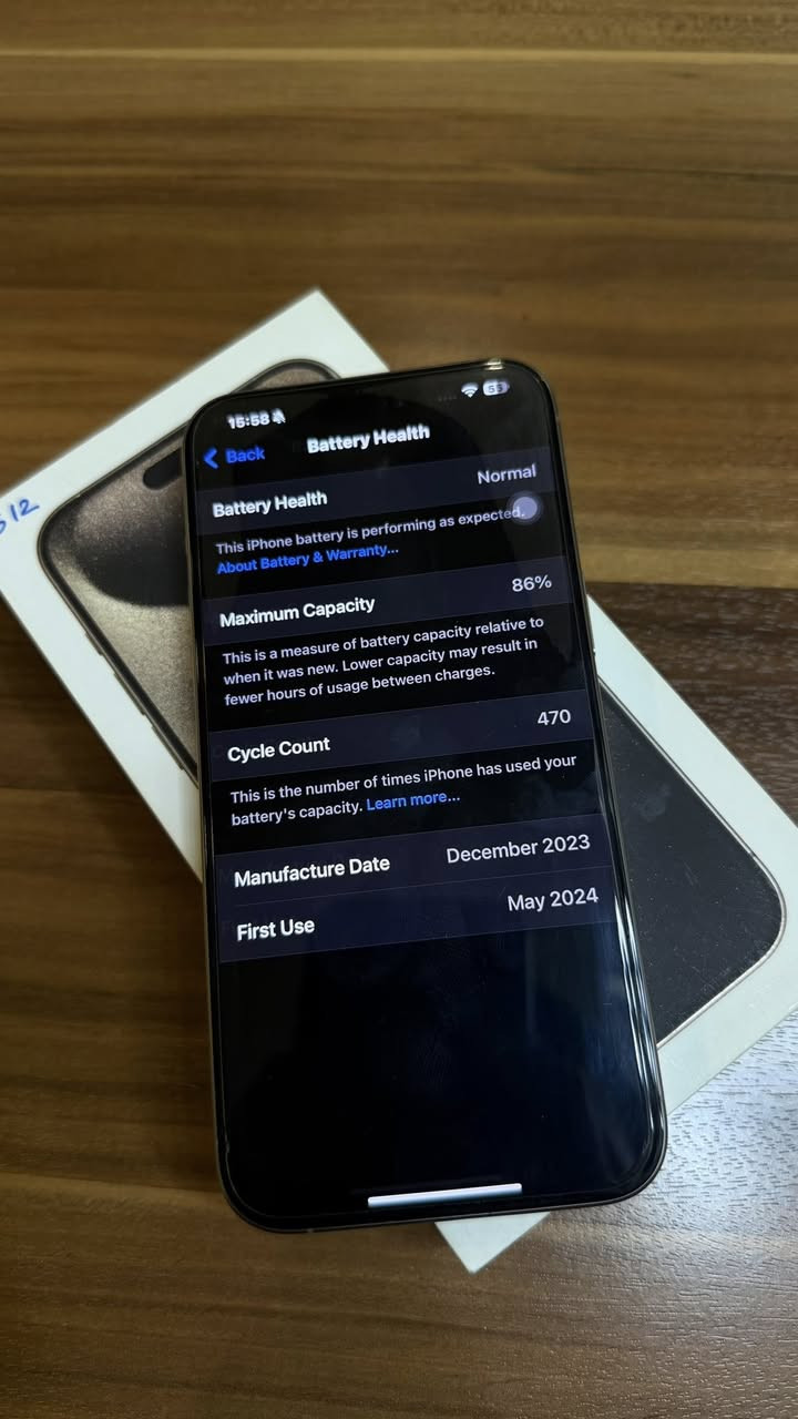 السلام عليكم 
ايفون 15 pro max للبيع 
لون رمادي 
ذاكره 512
بطاريه 86%
عدد الدورات 470
الجهاز اني اخذته جديد فتحته على ايدي وهسه اريد ابيعه صارله عندي سنه ونص بس ما متعبه  
الجهاز عارضه ب مليون و 200 
مكانه بغداد السيديه 
ما متواجد على الفيس الشراي يتصل على هذا الرقم 
***********

