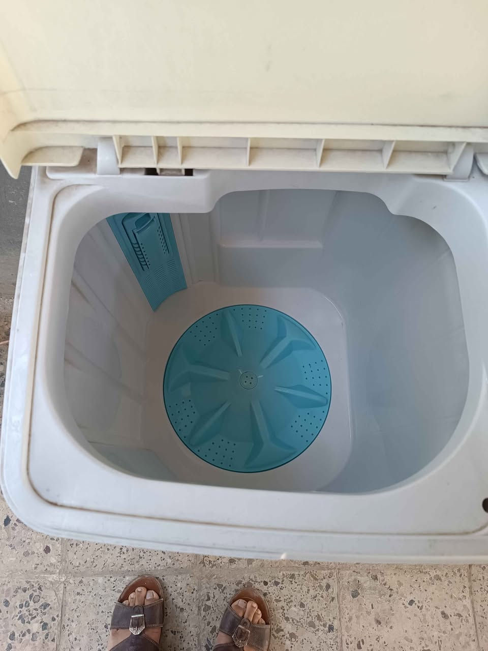 غسالة نوع هيتاشي افضل نوعيه  جديده بالباكيت مشروطه ماداخله تصليح
تجي تفحص الغسل تغسل بيها وتنشف بيها يله تأخذها
السعر 100 العنوان كوفه النجف, العراق


**إذا كنت صاحب هذا الإعلان وتريد حذفه لأي سبب، رجاءا أرسل رسالة إلى الدعم الفني**