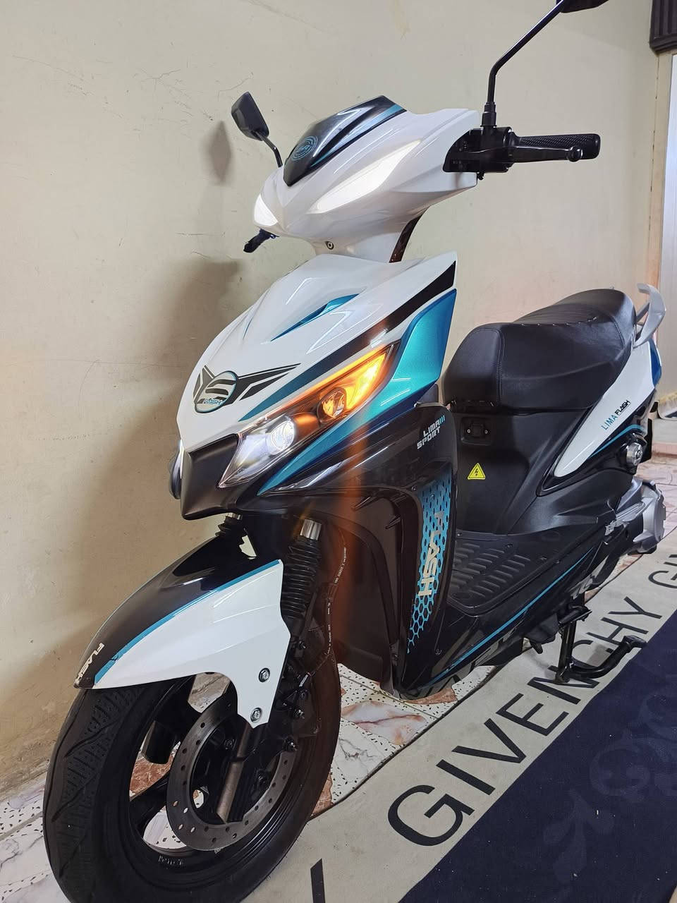 السلام عليكم ورحمة الله وبركاتة...
دراجةLIMA  موديل 2025جديدة اخت الزيرو شكل مميز جدآ ماشية قليل...

ملف 2000W

6بطاريات چراڤين عاكس حجم 12V  32AH

3تحويلات سرع

السرعة مع الوزن 70

تمشي بلشحنة الوحدة 70كيلو

نظام البكRالرجوع الى الخلف

نظام البارك P

مثبت السرعة Cross 

تشغيل سويج +بصمة + سكيورتي+جهاز الانذار وقفل الامان

شاشة TVT تاب ديجيتال نظام قراءة الاعطال والتنبيه

نظام طوارئ

بريك امامي خلفي دسك هيدروليك نظامABS

شاحن ذكي يدعم الشحن السريع والفصل الذاتي عند امتلاء البطارية بلشحن

طلاعات جانبية للراكب الخلفي

لايت عالي ناصي زنون... سكن لايت لد... دبل اشارة... سطاب لايت شمعة ليزري... اشارة يمين ويسار... هورن

منفذ شحنUsb

السعر 750 ألف وبيهة مجال بسيط

العنوان العطيفية قرب جامع براثا

رقمي ***********
