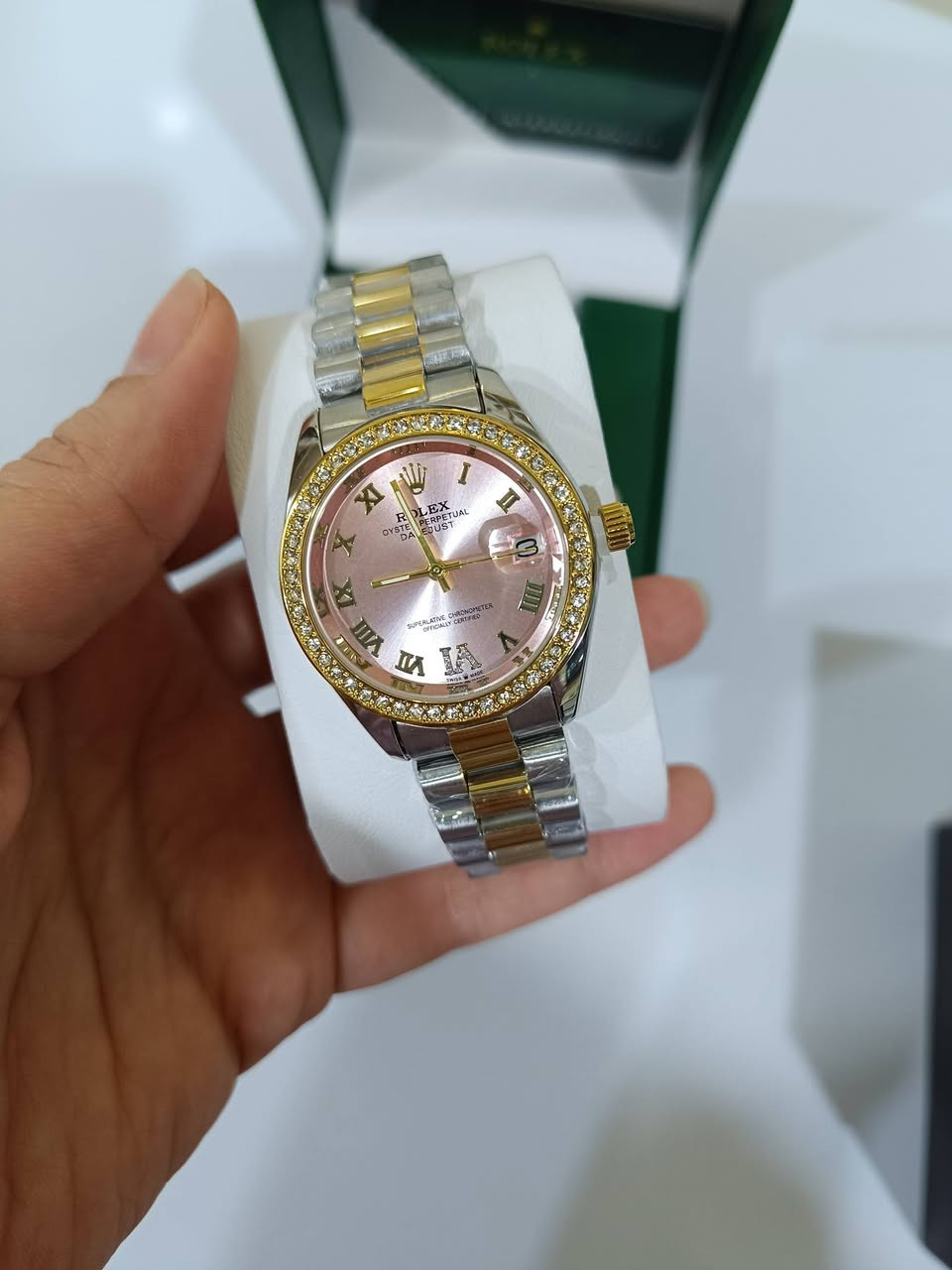 ساعه رولكس نسائي مختوم 18 ك عداد شهري ضد الماء كوالتي عالي جدا


**إذا كنت صاحب هذا الإعلان وتريد حذفه لأي سبب، رجاءا أرسل رسالة إلى الدعم الفني**