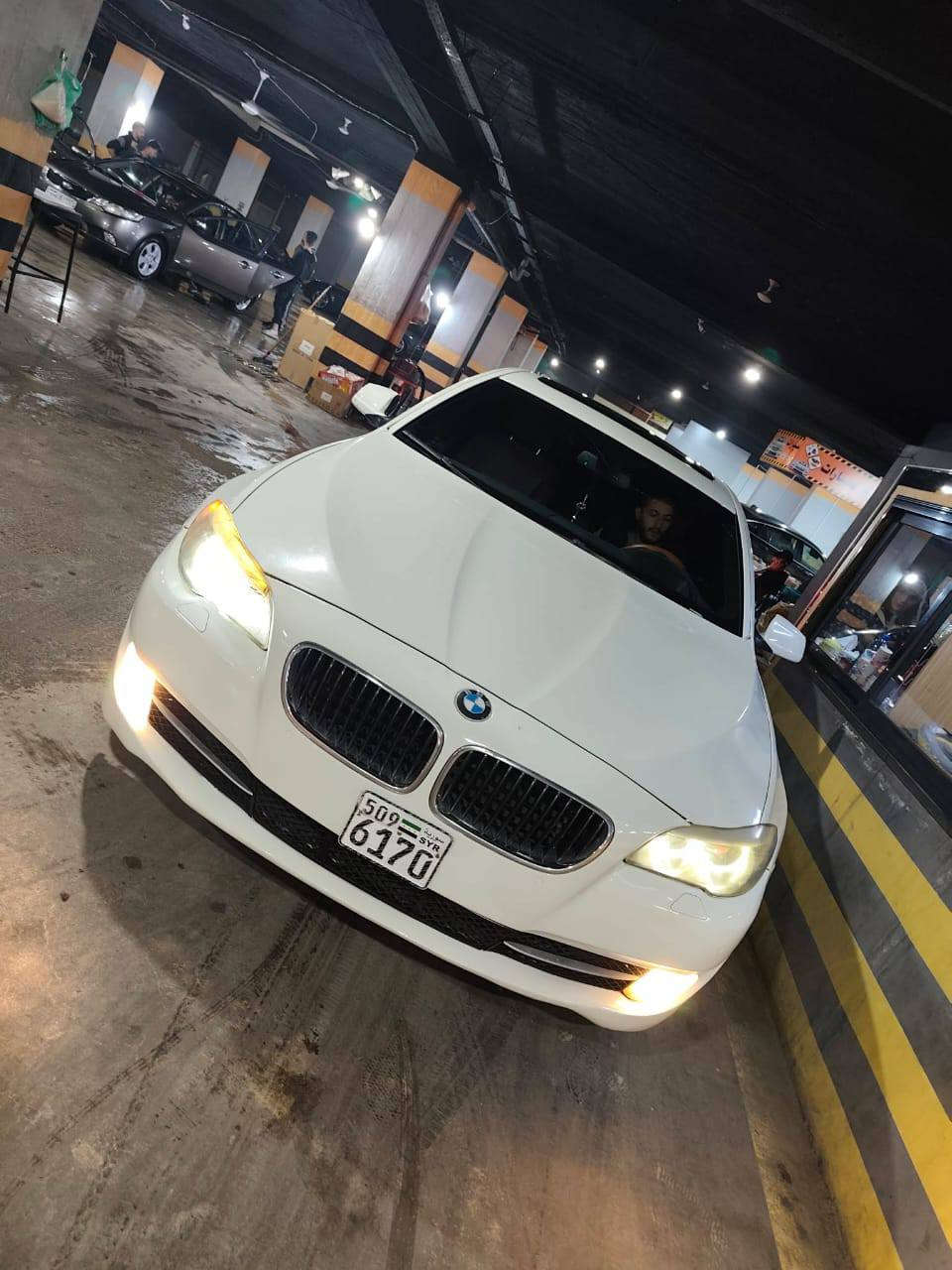 Bmw
لون ابيض 
محرك ٢٥٠٠ بالورق راكب جديد 
وارد كوري 
٥٢٣i
فتحة سقف بصمات اكمل وصف 
بخ فقط طبابين خالية
2011
سعر مسنجر💌


**إذا كنت صاحب هذا الإعلان وتريد حذفه لأي سبب، رجاءا أرسل رسالة إلى الدعم الفني**