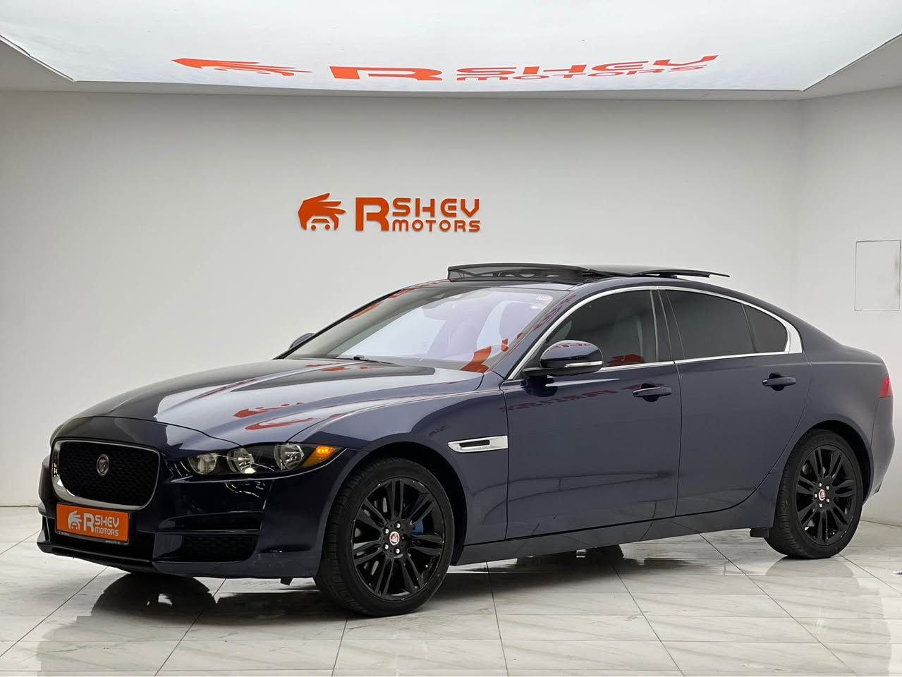 Jaguars XE 2019
جاكوار اكس اي ٢٠١٩

مواصفات S فول مواصفات اعلي فئة
ماشية 69,000 ميل بحالة ممتازة 

مكينة ٤ سلندر حجم ٢.٠ لتر تيربو فور ویل
ضرر السيارة صندوق صبغ  و جاملغ و باب کلیر امریکا بدون دواخل و ايرباك
مكفولة من كير و محرك وكهربائيات

ب  سعر (120$) ورقة و بيها مجال للطيبين

مكان السيارة

دهوك -معرض ارشف R-Shev
رقم51 من معارض التيرمينال 

***********
*********** دهوك, العراق
