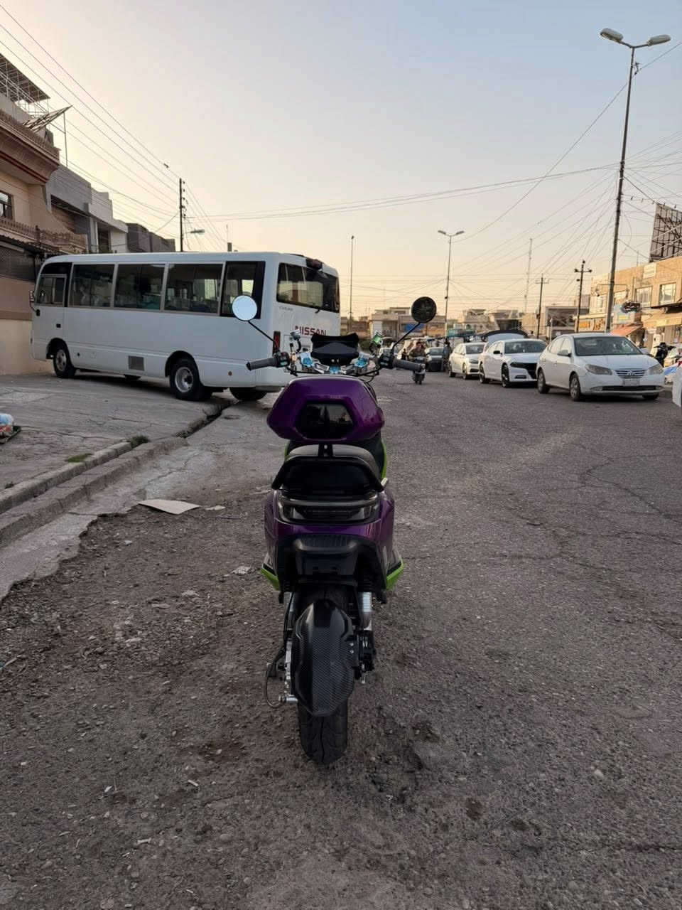 دراجه شحن استيراد خاص يعني فصال على المزاج
بطارية ليثيوم 60 امبير 
ملف 3200
السرعه 70حقيقي ويمشي 60كيلو واربع سرعات ثلاثه كير والربع سبورت  
+تثبيت سرعه هم Rبك 
ستيرن فتح وشد مال بطح
فجوج حديد صب يعني مو بوري خفيف 
الدراجه سعره مليون و500وبيه مجال شي قليل
الرقم ***********
الرقم واتساب ***********

