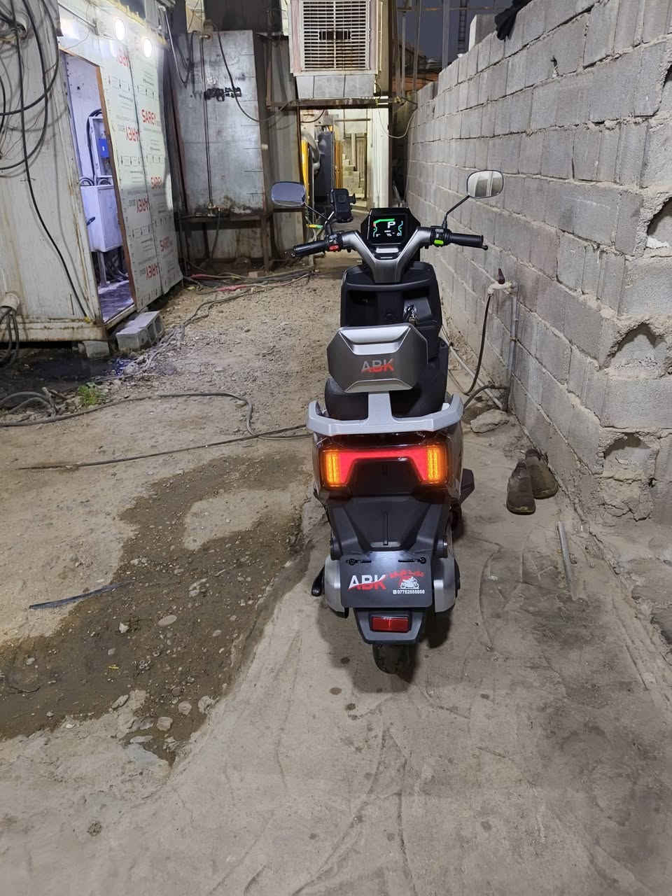 دراجه شحن مال مؤيد طياره دراجه بعدهي جديده صار شهر من أخذتها
بطاريات مصطره كبار ٣٢امبير

دراجه زيرو 

السعر ٩٠٠ وبيها مجال بصيط 

العنوان كراده

الهاتف***********
