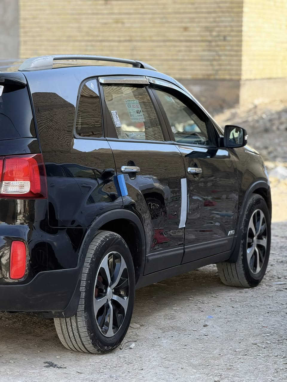 السلام عليكم ***********
سورنتو موديل 2015 فول مواصفات عده البنيراما 6 سلندر 7 راكب بصمه ابواب بصمه تشغيل كشنات جلد كهربائية خزن ميموري شاشه كبيره كامره خلفيه فورويل بردات رقم بغداد انكليزي بسمي 

سياره بيها قطع صبغ اني ابيع عام للعلم بيها 6 قطع بلاديه بدون صبغ مكفوله من كلبه وتجيه سعر ١١٧ مجال بصيط وماكو هيج سعر مكاني بغداد شراي يتصل
