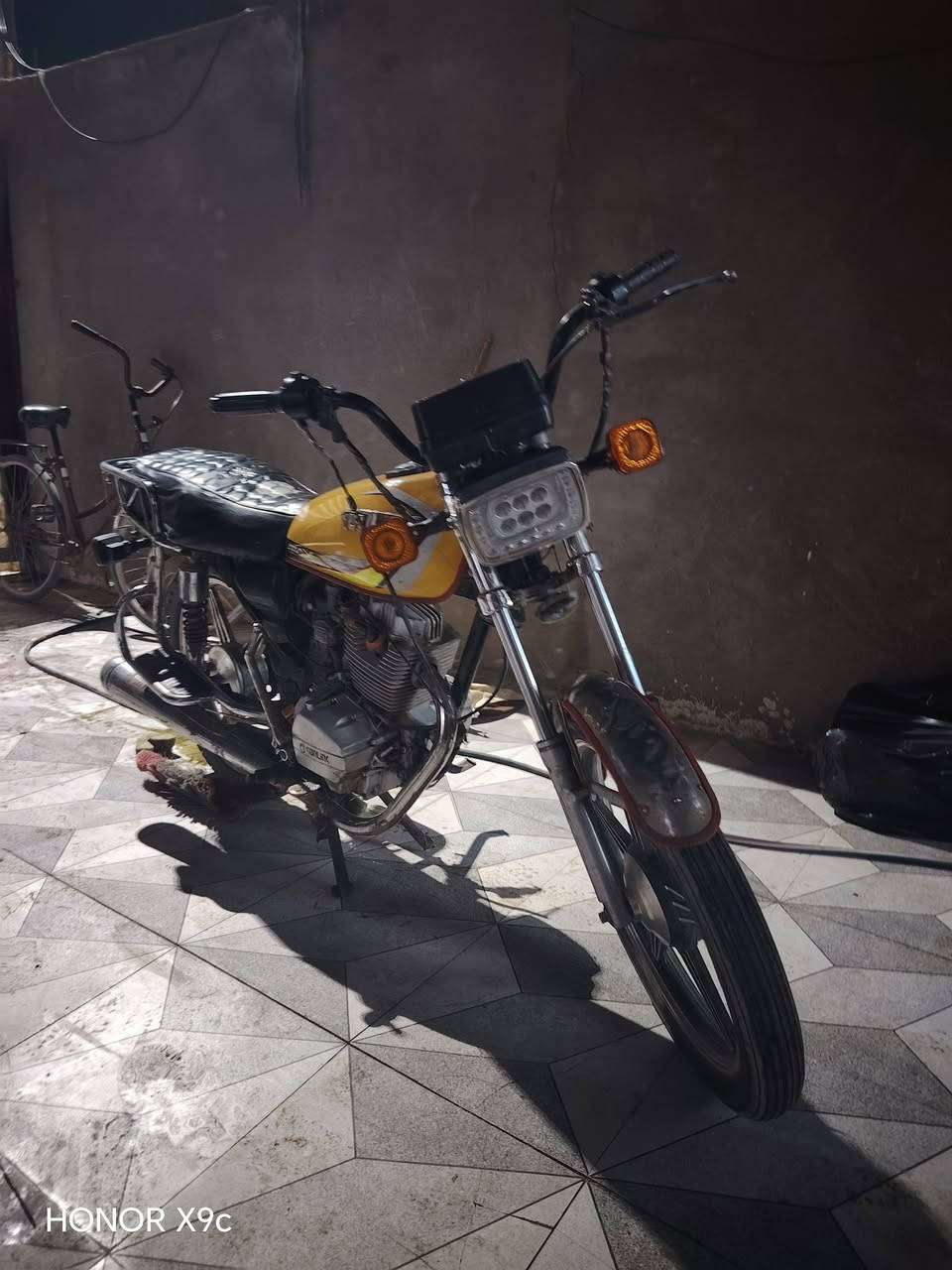 سلام عليكم دراجة سونك مديل 2021 دراجة مرتبة عنوان بغداد حي بتول السعر 400 بيهة مجال قليل ***********
