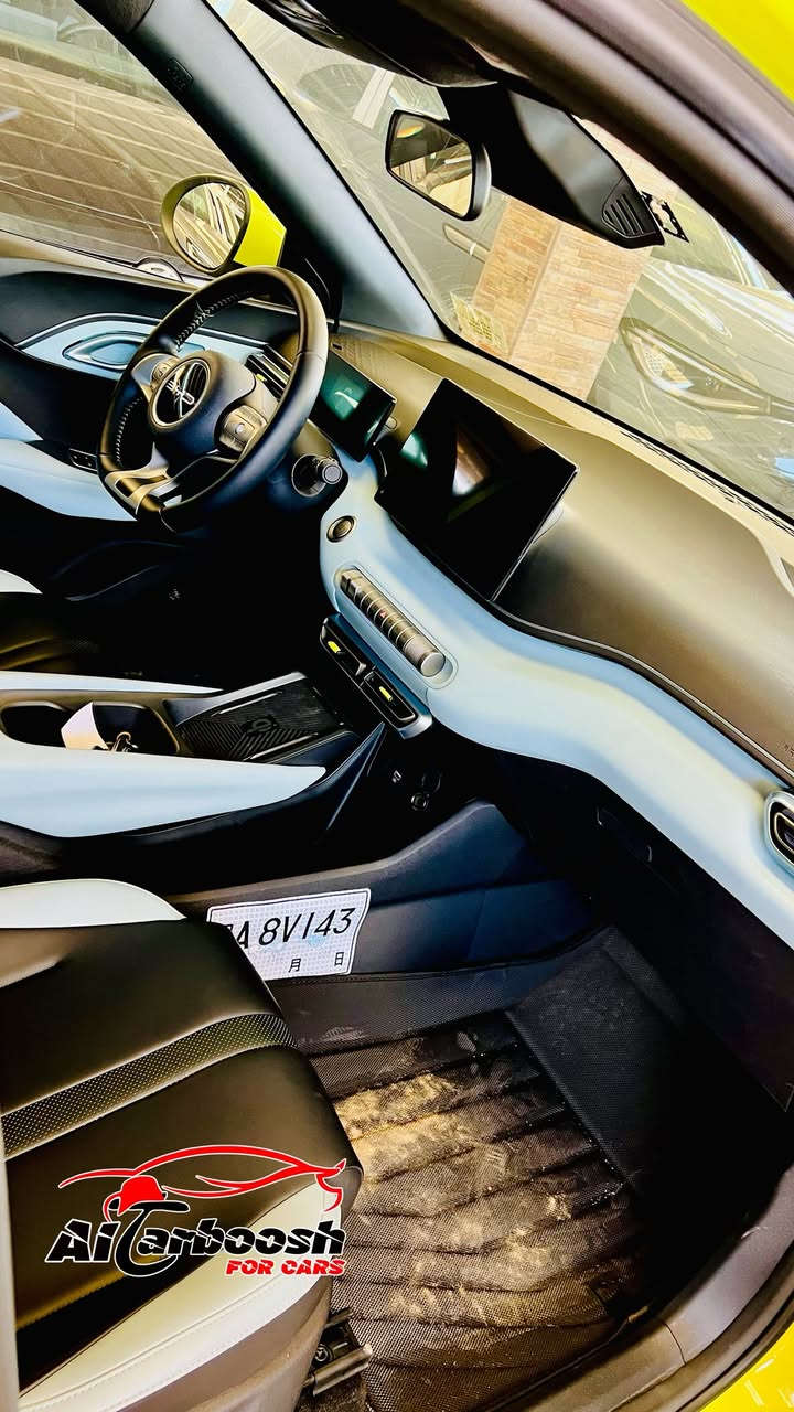 بي واي دي سيجول - 2023 -2024 BYD Seagull 
 كهرباء
 اللون الكريمي والاصفر والاسود 
عداد زيرو ومستعمل ‼️
 تقطع في الشحنة الواحدة ما يقارب الـ 410 كيلو متر

 حجم البطارية: 38 كيلو واط
 نوع البطارية: Lithium iron phosphate battery

 ---(اضافات السيارة) ---

*جنطات قياس 16 انش
* نظام الدخول بدون مفتاح
* مفتاح بالكرت (NFC)
* نظام التشغيل بدون مفتاح
* مصابيح امامية LED
* نظام الضوء النهاري
* نظام دفع أمامي
* مصابيح أمامية زينون كريستال
* عجلة قيادة متعددة الوظائف
* التحكم بتثبيت السرعه من عجلة القيادة
* التحكم بالنظام السمعي من عجلة القيادة
* شاشة عدادات ديجيتال
* شاشة امامية تعمل باللمس
* خاصية تحويل الشاشة من العرض الى الطول
* نظام الوقوف التلقائي Auto Hold
* جير اوتوماتيك ROLL
* عدة انظمة قيادة
* التحكم في مناخ السيارة (Climate Control)
* مانع انزلاق
* هاند بريك كهرباء
* تكييف أوتوماتيكي
* حامل أكواب CUP HOLDER
* مقاعد جلد
* مقاعد كهرباء
* حساس النقاط العمياء Blind Spot Sensor
* تحكم كهربائي بالمرايا الجانبية
* مداحل USB C
* كاميرا خلفية
* حساسات خلفية
* مدخلين شحن


**إذا كنت صاحب هذا الإعلان وتريد حذفه لأي سبب، رجاءا أرسل رسالة إلى الدعم الفني**