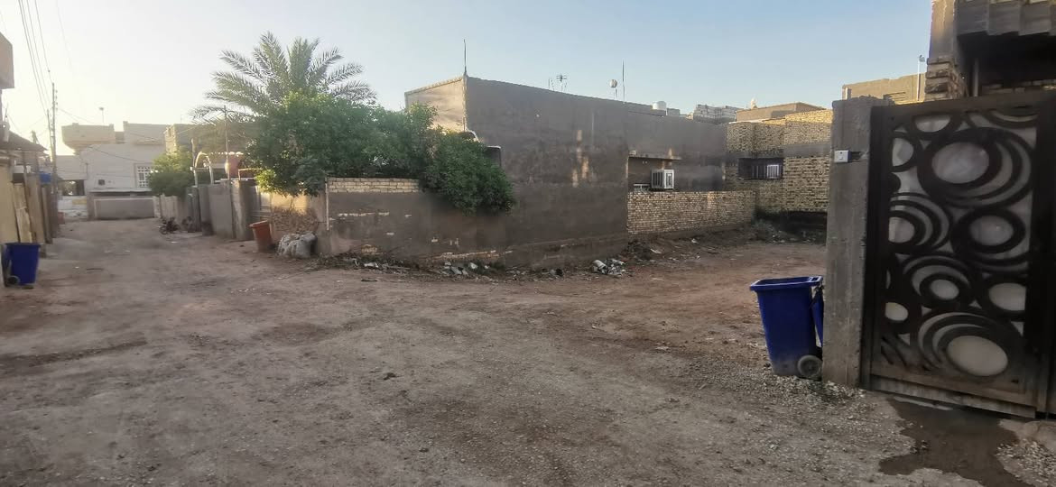 السلام عليكم
- قطعة أرض للبيع 
​عرض خاص ومميز للسكن  في منطقة حيوية ومستقرة. تتوفر كافة الخدمات 
​تفاصيل العقار:
​المساحة: 250 متر مربع.
​الصنف: زراعي.
​الموقع: حله - شارع 100 - منطقة محيزم (عبر الروائي).
​المعالم القريبة: * قريبة جداً من مدرسة بابل.
​قريبة من أسواق بابل تبعد تبعد 70 م تقريبا  عن شارع 100
​موقع خدمي وسهل الوصول إليه.
​السعر:
​💰 60 مليون دينار عراقي (مع مجال بسيط للشراي الطيب).
​للتواصل والاستفسار:
​يرجى الاتصال مباشرة على الرقم التالي:
📞 ***********
