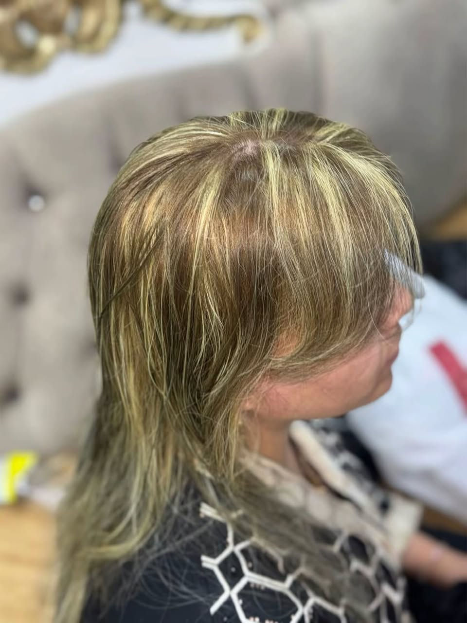 ✨🎉 عروض العيد في صالون هاي موديل 🎉✨  

بمناسبة العيد سوينالكم عروض مميزة حتى تكونون بأجمل إطلالة 💄💇‍♀️  

💇‍♀️ ميش الشعر  
قصير – وسط – طويل  
الأسعار تبدأ من 15 ألف إلى 40 ألف حسب طول وكثافة الشعر.  

🎨 عروض الصبغ  
ألوان عصرية وثابتة بأفضل المواد  
الأسعار حسب طول وكثافة الشعر.  

✨ عروض البروتين  
علاج وتنعيم الشعر ببروتين أصلي  
السعر يحدد حسب طول وكثافة الشعر.  

👁 تركيب الرموش  
عرض خاص العيد  
فقط 10 آلاف  

📍 العنوان: الموصل – شارع فلسطين – مدخل دوميز قرب تيم مارت  

📞 للحجز والاستفسار:  
***********  

أهلاً وسهلاً بكم في صالون هاي موديل  
جمالكم مسؤوليتنا
