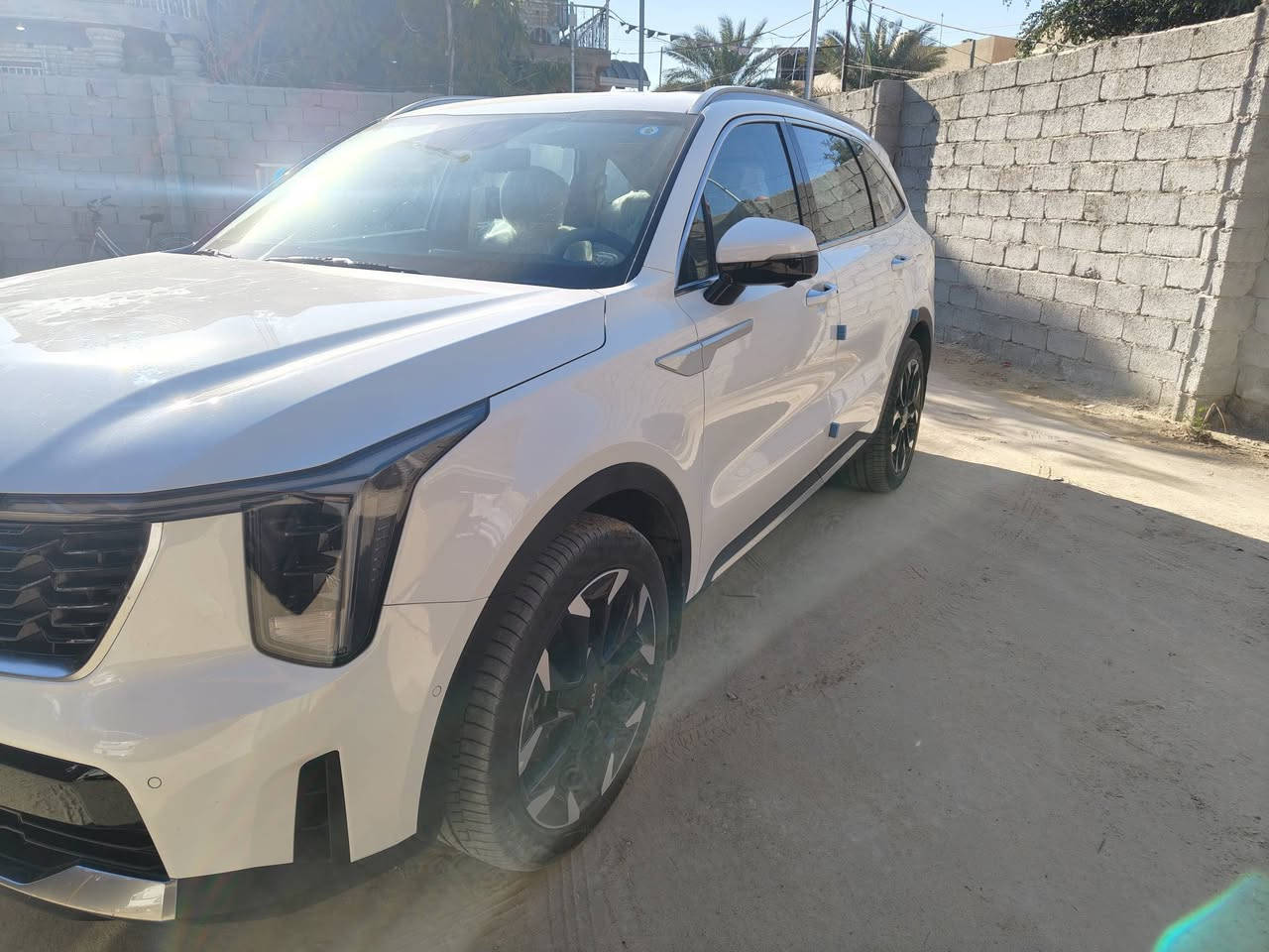 سلام عليكم 
كيا سورنتو 2025 
ماشيه 10الف مكفوله من البارد.   
 اكو كشط موضح بل صور 
5كامرات 
كشنات جلد
بيها مواصفات بعد 
 السعر 335 
***********
