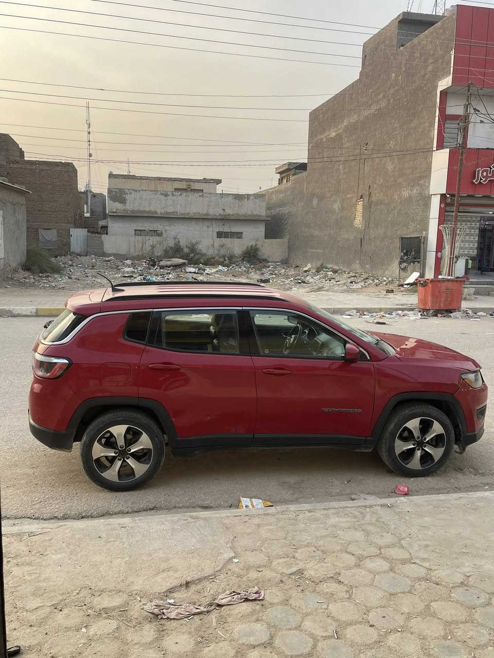 السلام عليكم جيب كومباس 2017 للبيع فقط
رقم كربلاء سنويه 2030 ب اسمي مداور ثاني يوم
سياره نضيفه مانقصها شي غير الدعاميه 
مرشوشه جهه السايق والبنيد ابيعلك احزام 
السعر (125) وبيها مجال 
مكانها كربلاء 
رقمي ***********
