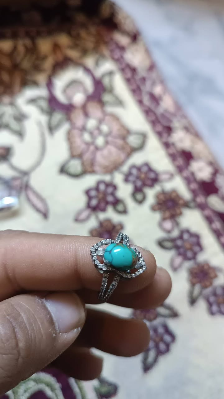 محبسين نيشابوري اصلي واحد منهم صياغة ثقيلة  مع زنجيل فضة للبيع المراسلة واتس 
***********
