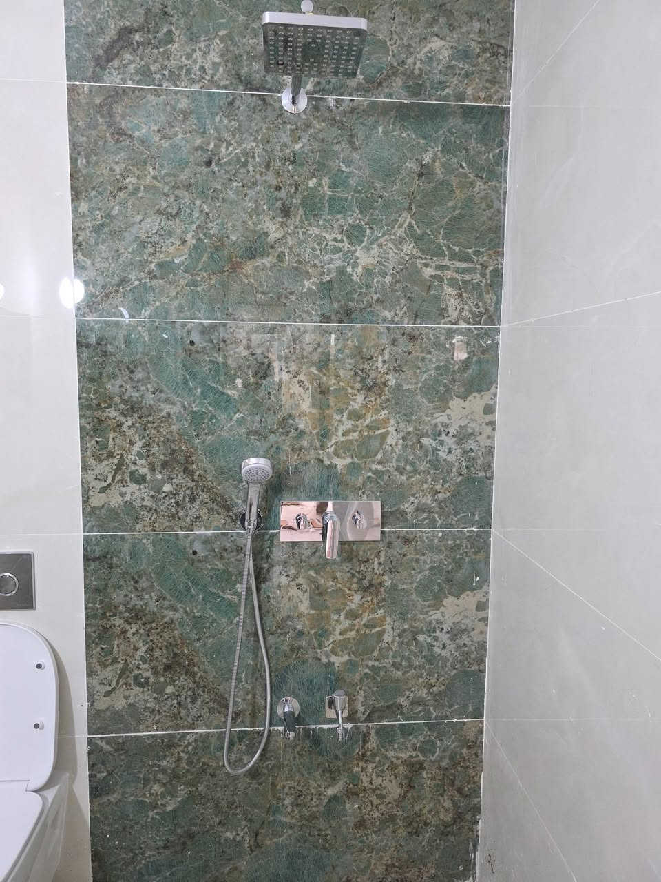 احد مواقعنا في بابل نادر الثالثه تشطيب بيت متكون من أربع مجاميع صحية 
 تنفيذ غيث السعيدي للتأسيسات الصحية العامة  
 ***********
 ***********
