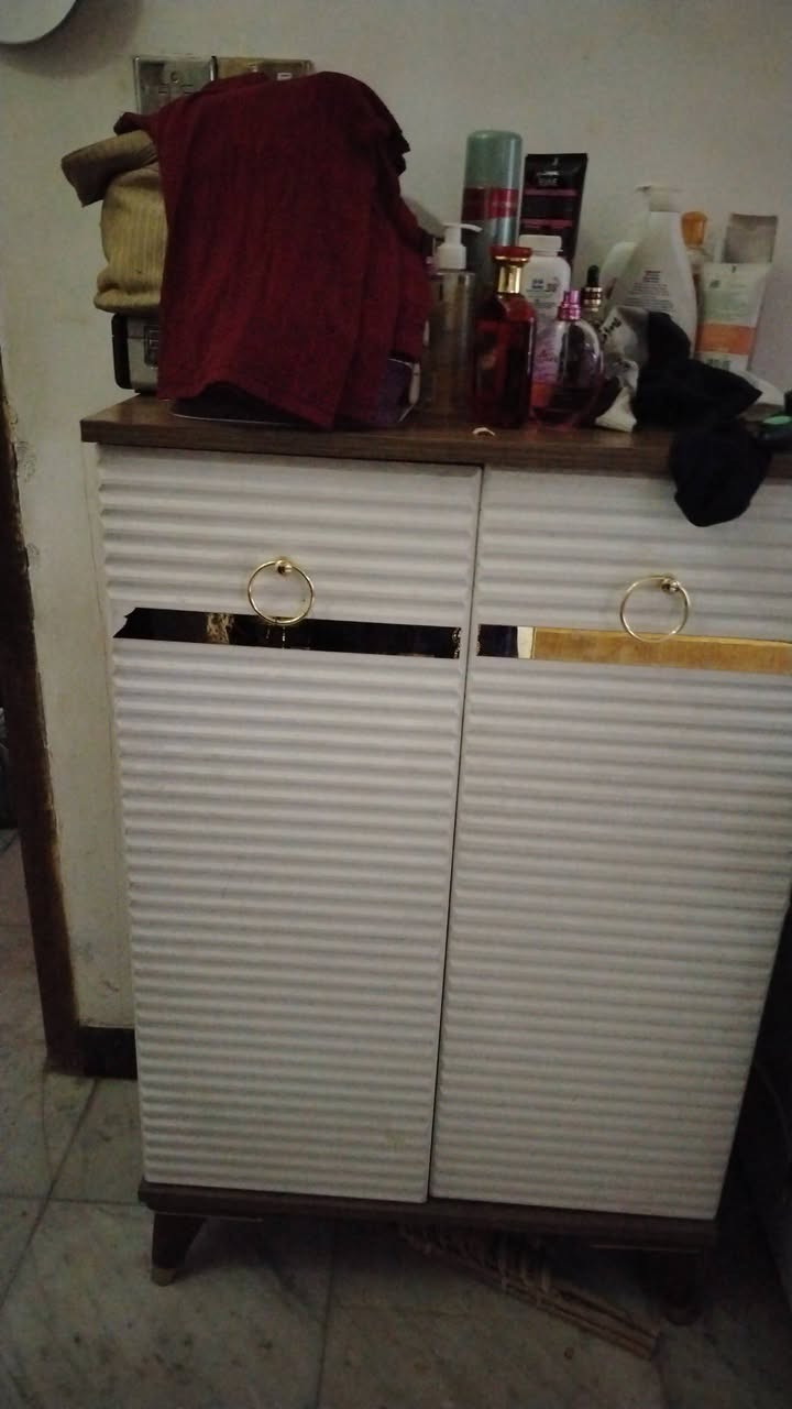 أغراض للبيع برادات عل٩٠ شغالات حار وبارد وجزامات اثنين الوحده البيضه ٩٠ والثانيه البيجي ٥٠ ومرايا ١٥ البنوك *********** اللهم صلي وسلم على نبينا محمد وعلى آله وصحبه أجمعين
