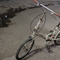 بايسكل ابو الطبكة للبيع حجمة 20  البايسكل يحتاجلة كشن   والجامغل الئما...