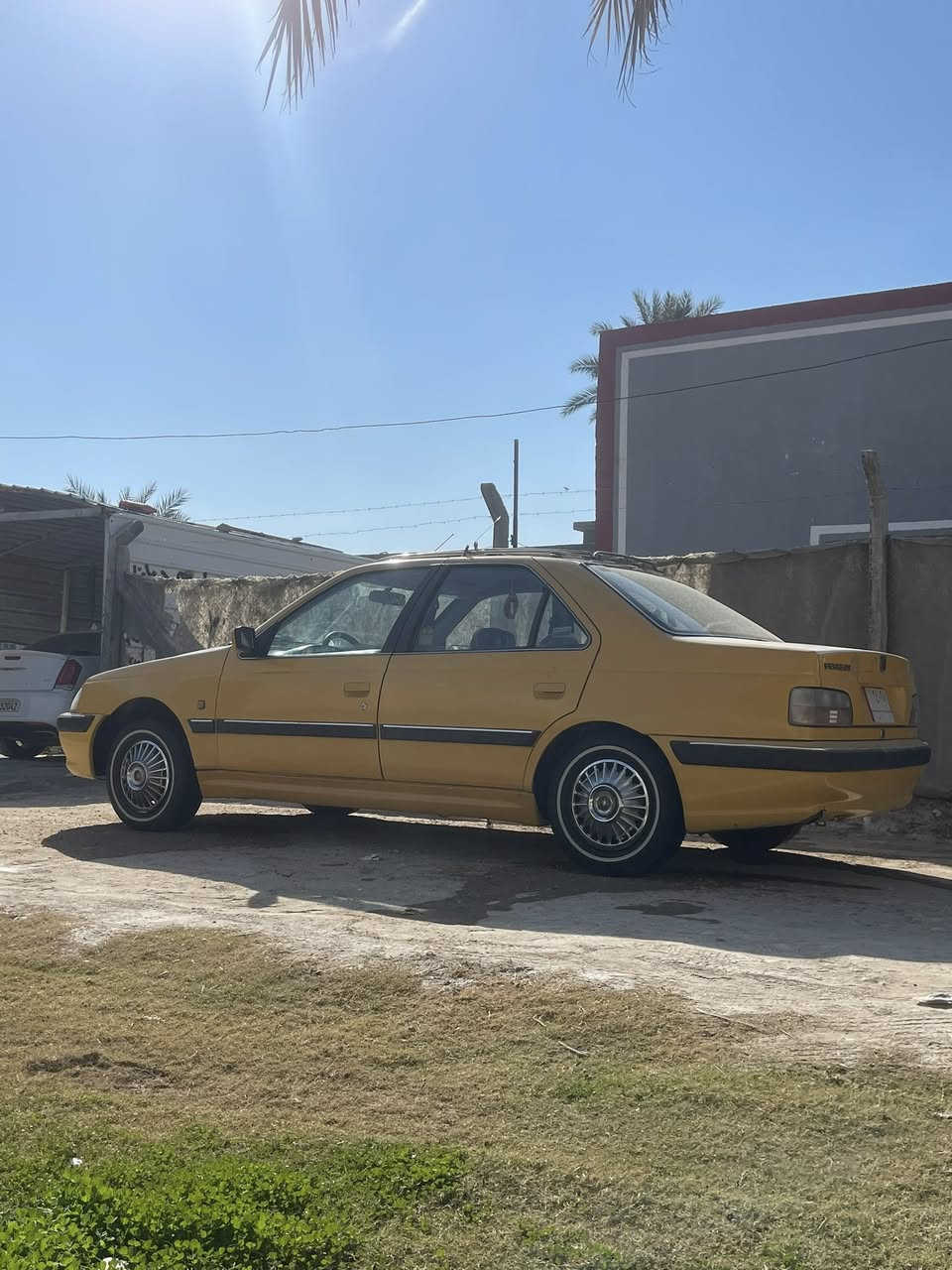 السلام عليكم بيجو بارص 2015
السياره مكفول ماعدا الدوير الخلفي
كير مكينه حديد تخم تاير 
رقم بابل بسمي 
 مصفره هيئه وغرمات 
السياره جاهزه من كلشي 
مكان السياره بابل 
السعر 48وبيه مجال شي بسيط 
***********
