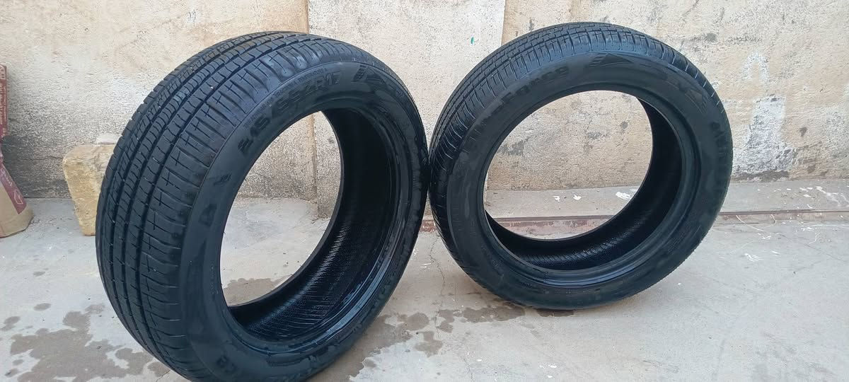 السلام عليكم 
زوج تايرات صيني أسبوعين فقط مشدودات وفتحته لا بنجر ولا فتيلة جدد الله شاهد ما خذهن قياس ١٧/٥٥/٢١٥
زوج دبلات كوريات مال سوناتا اوبتما من ال ١٦ لل ٢٠ مال وارد امريكي *********** مكاني حلة شارع٦٠

