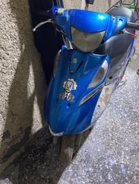 مرحبا، عندي دراجة نارية سوزوكي لونها أزرق بحالة جيدة. التصميم عصري ومن...