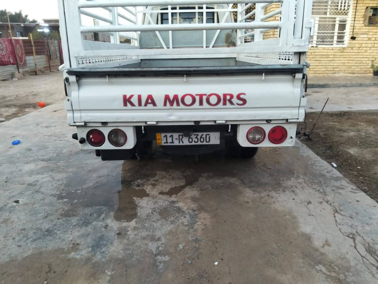 السلام عليكم كيا فحل رقم بغداد نكليزي شرط التحويل موديل 2012محرك مال حاويه 4000محرك كير اكسل شاصي حداديه تخم تاير جديد السياره خير من الله ***********
