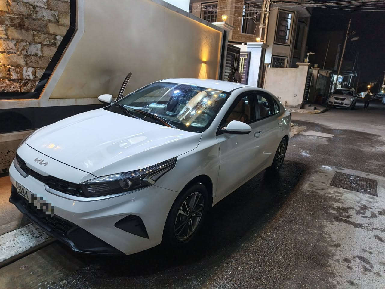 1_ موديل 2024
2_ لون ابيض محرك 2000
3_ رقم بغداد
4_ ماشيه 57 الف 
5_ مكفوله كفاله عامه عدا رصعه صغيره مامبينه بالجاملغ 
6_ ويل كب ومدوشمه جديده ارضيهة وكشنات 
7_ السعر ( 179 ) $
8_ مكان السياره الفلوجه 
***********
