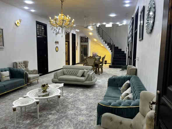 ياالله 
السلام عليكم دار للبيع طابو زراعي سند 25 تحويل مباشر المساحه 550 متر حديقه مكان الدار بابل الجزائر قبل بانزين خانه مرجان خلف سكه القطار خامس بيت قريب علي شارع العام بناء درجه اولي سنه البناء 2022
كراج سياره +حديقه وستقبال كبير  ومجمع صحيات ومغسله مدخل الاستقبال هول كبير غرفه نوم سويت كامل وغرفه ثانيه بدون سويت حمام داخلي حديقه داخل البيت مطبخ كبير بيتونه كبيره ومنور داخل البيت 
وحديقه بصف البيت مساحته مساحته 207 متر تكدر تبني بيت اما تعوفه حديقه 
الاتصال ***********
