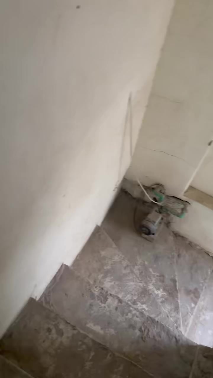 السلام عليكم مشتمل للايجار في الهياكل مساحة 150 متر طابق ثاني مدخل معزول 2 نوم صاله كبيره وهول حولي ومطبخ مقابيل شركة تيوتا السعر 500 وبي مجال بسيط ***********
