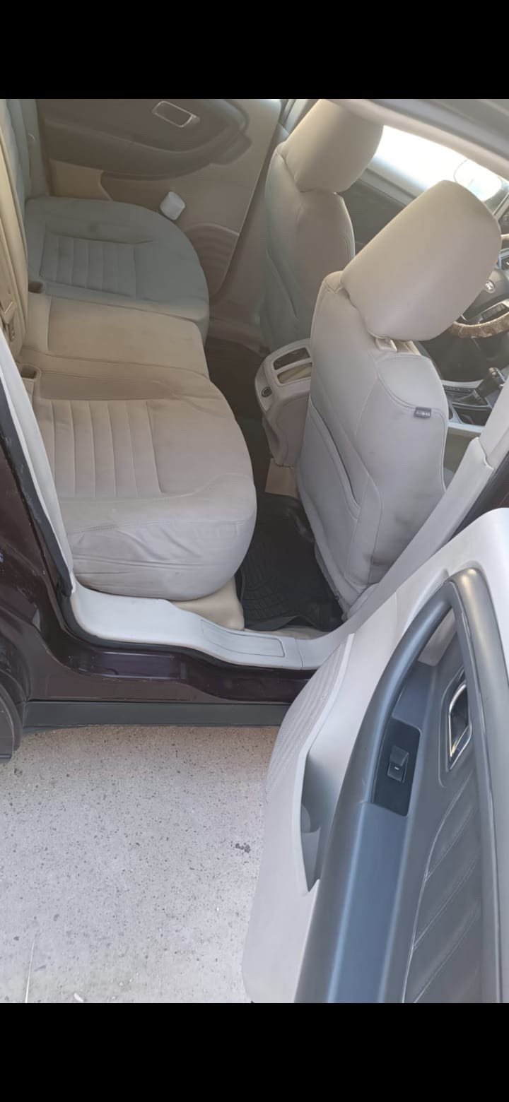 السلام عليكم فورد تورس محرك ٦سلندر ٣٥٠٠ كير ومكينه مكفول صدر جديد  السعر 77 وبيها مجال ورقة السيارة جاهزة نقصها بس التبريد وضربتها موضحة بالصور للتواصل هذا الرقم وموجود واتساب 
*********** مكان السيارة بابل الإسكندرية
مراوس هم