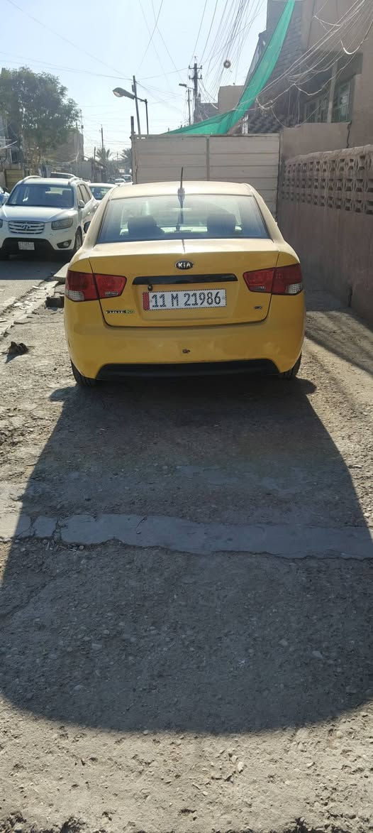 السلام عليكم
كيا فورتي 2012 حادثها لغد والسوانر موجود بل منشور 

حداديه جديده وكير ومحرك جدد 

مكانها حي اور  السعر 90 وبيها مجال ***********
