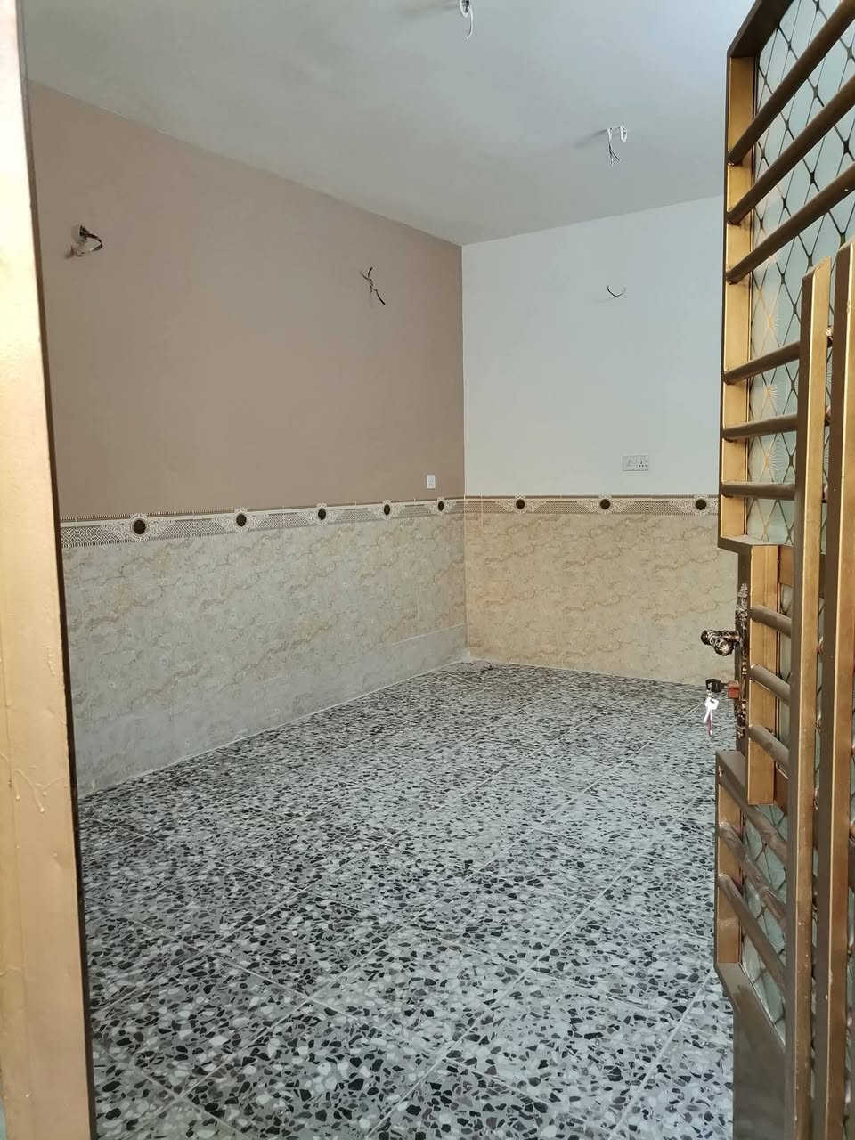 #مكتب_نيوهاوس_للعقار
للبيع ١٠٠ م طابقين نظيف جدآ بسعر مناسب
٢٣٠ وبي مجال للتفاوض 
........
اعلان رقم ٣٦٥
........
للبيع مشتمل ١٠٠ م طابقين نظيف جدآ
٣ نوم
قريب من الشارع العام
واجهة ٥ نزال ٢٠
في منطقة الديوان قرب ثانوية الاصيل
للاستفسار *********** متوفر واتس اب اتصال
مكتب نيو هاوس للعقار الكائن في
حي الجهاد الديوان مقابل الامانة قرب كوفي ركن الديوان
