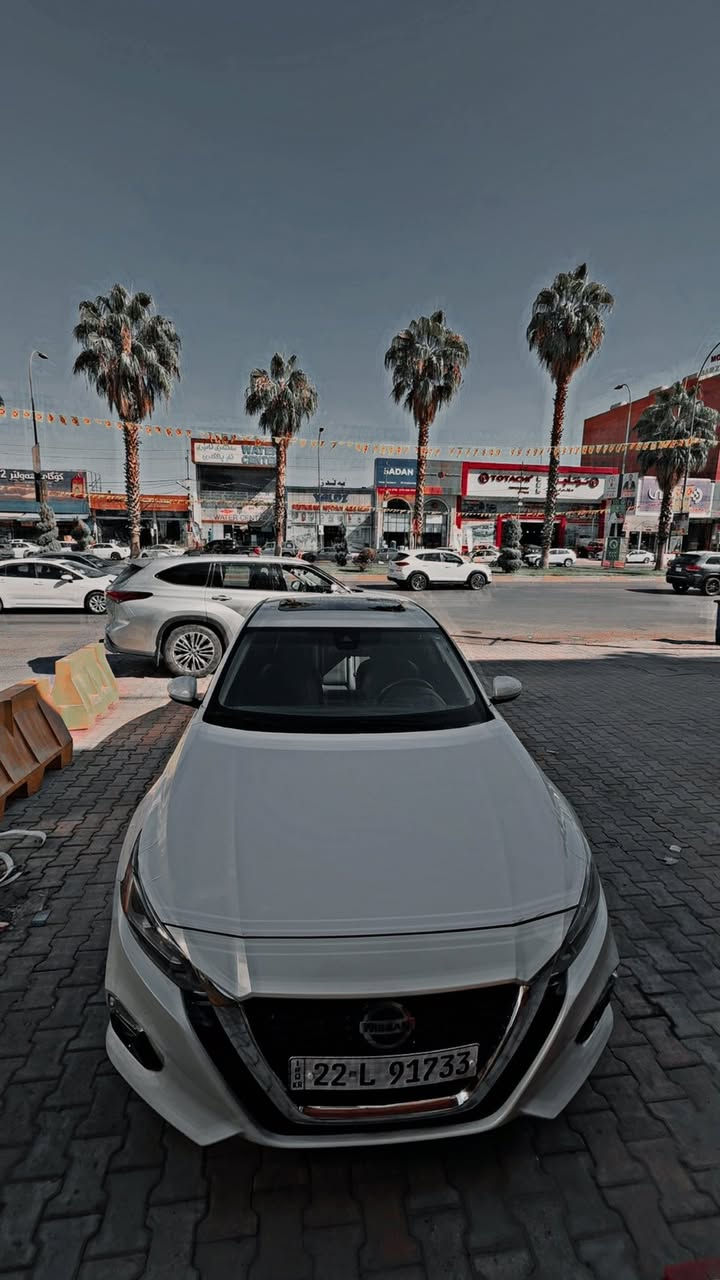 نيسان التيما.  بو فه روشتن. موديل 2022. SL.  ره نگى سپى سه ده فى.  سه يا ره كه. دوو  پارجه ى. هه يه.   بونيت له گه ل. چاملخ ى. پيشه وه لاى. سه يا قى.  بيى ئير باگ هه مووى. به شه ره.ته.  به ناوى خومه. 69000هه زار  روهيشتيه. ره قه م. ته له فون. ***********
