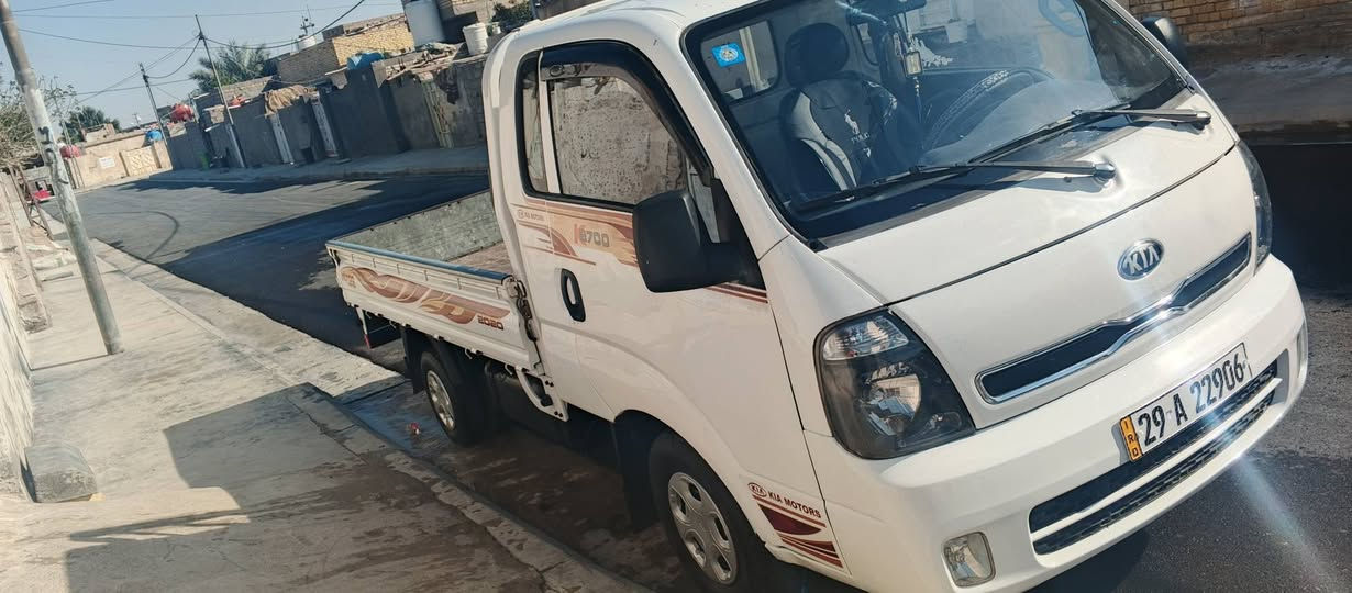 السلام عليكم كيه حمل موديل 2015  رقم انكليزي السنويه 31   مكفوله كفاله عامه بيه بارد بصيط مكعحل سياره حلوه مال  جناي مكاني واسط نعمانيه السعر 103 وبيه مجال قليل اتصل على الرقم راعيه ***********/***********
