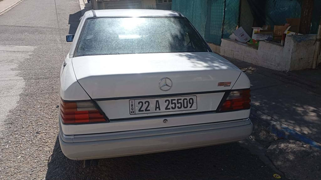 Mercedes Benz 
مۆدیلی ـــ1989
مارسیدز کوپەی،ڕەقەم هەولێر بەناوی خۆمانۆیە سەنەوی تا ٢٠٣١ تازەیە 
گێڕو مەکینەی ٢.٥بەتەیە گێڕو مەکینەی بەشەرت ماڵی دۆسە،
تەبرید ساردو گەرم بەشەرت لەجێی خۆیا 
بۆمەعامەلە ژ.م *********** دار بنديهكان, السليمانية
