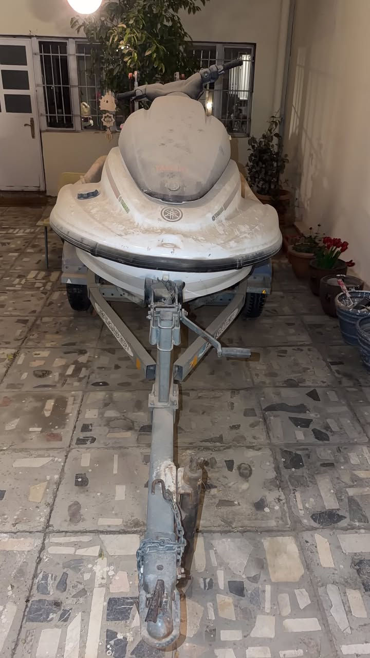 للبيع جت سكي ياماها ١٢٠٠ عربانه بلادي محرك بلادي جديد كلش رايده ب ٢٧ وهذا رقمي ***********
