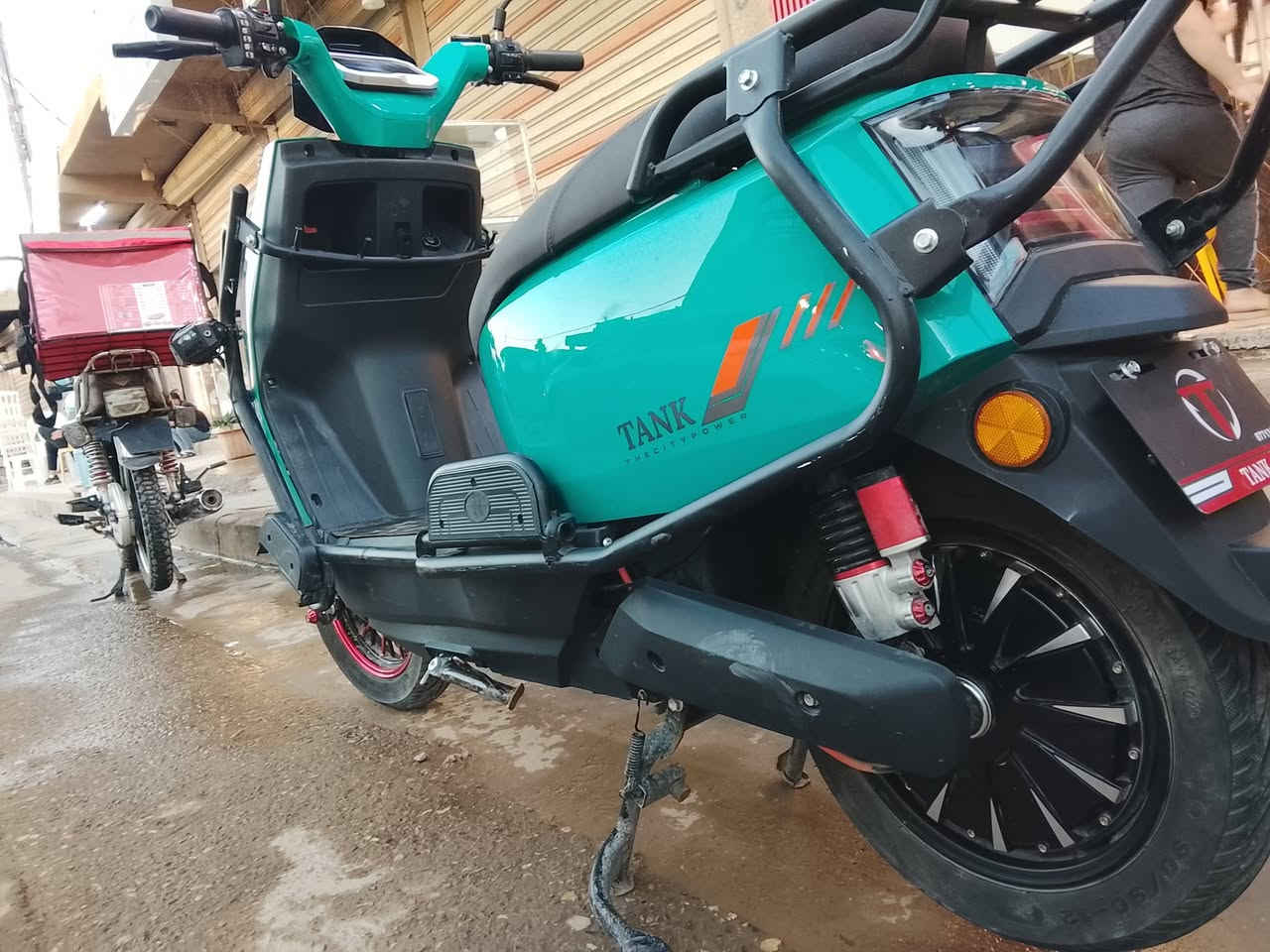 السلام عليكم شباب دراجه شحن للبيع موديل ٢٠٢٥ ملف 2000 /بطاريات ٦ ؛72 فولت و32 امبير بطاريه گرافين بيها مسجل ,مكفوله من كلشي كلشي بيها شغال ميه بلميه صارلها شهرين وشويه من نازله تحويلاتها 4 گير رايدها 750 وبيها مجال شي بسيط لان محتاج .مكاني بغداد الشعب *********** واتس ورصيد
