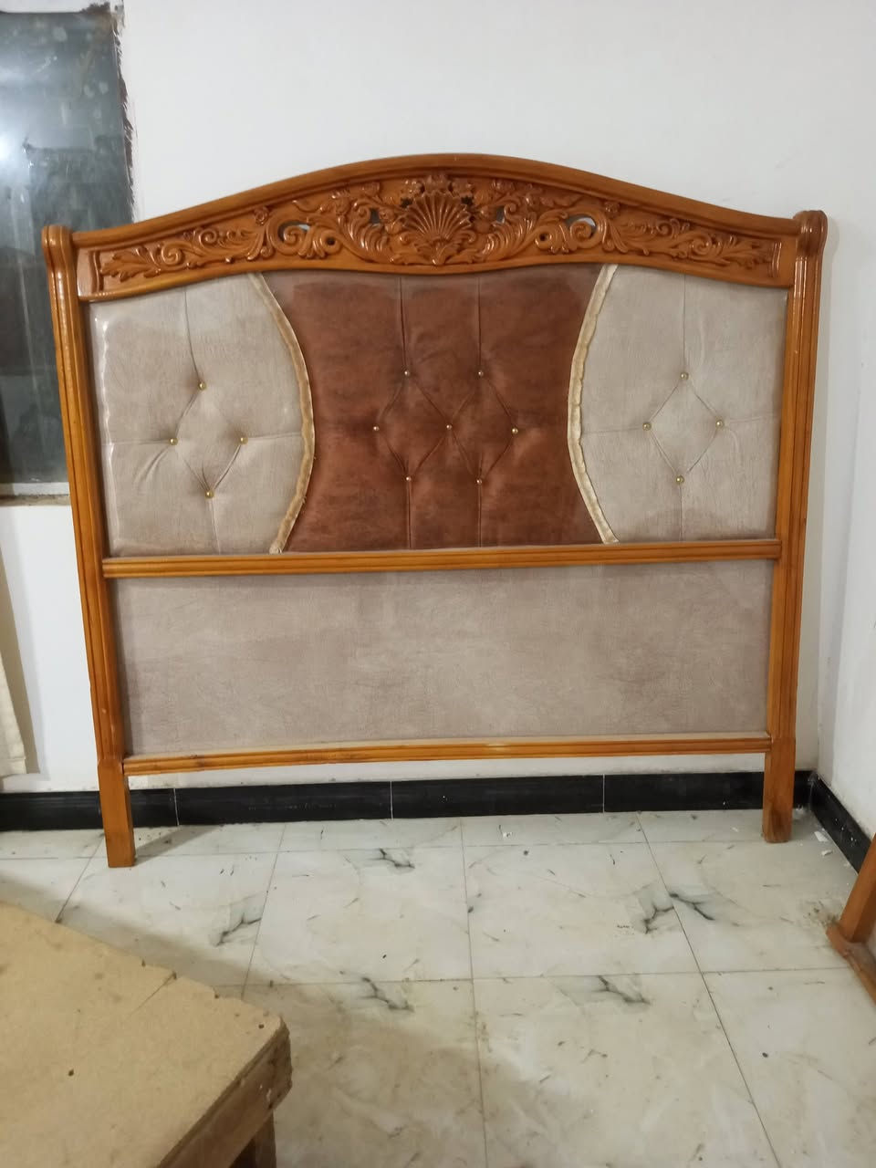 سرير نفرين خشب زان مصري  للبيع مكان السكك ***********
