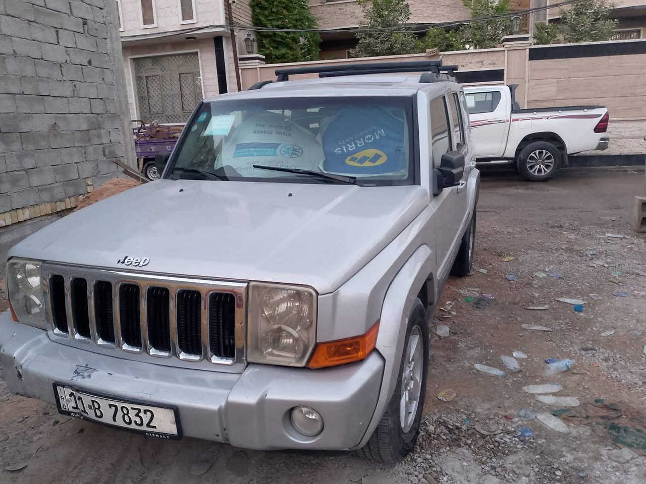 جيب كومندر 2007 كلين بدون ضرر صبغ بنيد وجاملغ وباب اثر جراد مكينه 3700 بيه لاستيك ولف وبيه بوربرن خلفي
3فتحات 
7راكب 
كشنات جلد 
كشنات كهرباء 
دواخل سيارة نضيفة90% تبريد شغال قطعتين 
مكاني بغداد سعره ٨٣وبيه مجال سيارة بسمي  ***********
مكان بغداد
