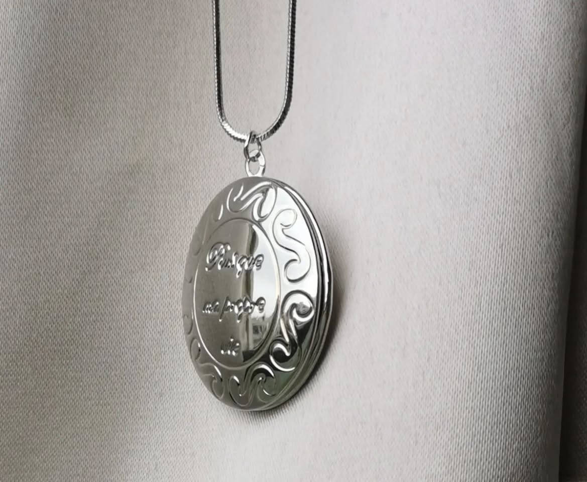 قلادة طباعة صورتين حسب الاختيار طلاء ثابت💖يوجد توصيل للمناطق كافة


**إذا كنت صاحب هذا الإعلان وتريد حذفه لأي سبب، رجاءا أرسل رسالة إلى الدعم الفني**