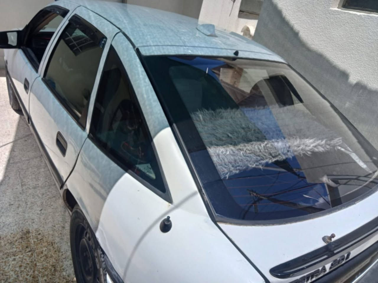 اوبل فكترة موديل 92 حجم 20 كير ومحرك شرط وكهربائيات شرط طخم الامامي والخلفي جديد وضع بلادي بدون صبغ بس الدواير مصلحة كاربون بانزين بيها اني صاحبها شرعي شرط التحويل  رقم نينوئ الماني سنوية 2029السعر 38 وبيها مجال اتصال عل رقم (***********)(***********)
