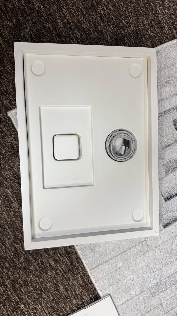 MacBook Air 15-inch like new
M3, Ram 8 GB, Storage
256 GB
Battery %100, Cycle
Count 16
Excellent condition
price:1,150,000
whatsapp:
***********
