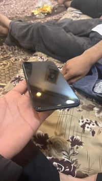 11 pro max ذاكره 256 مبدل شاشه فقط  بطاريه 75  وجهاز حُـلۉ ونضيف شراي ...
