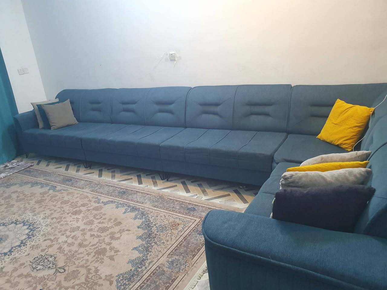 السلام عليكم
تركي نضيف جيد السعر ٣٥٠ 

تواصل ع رقم ***********
