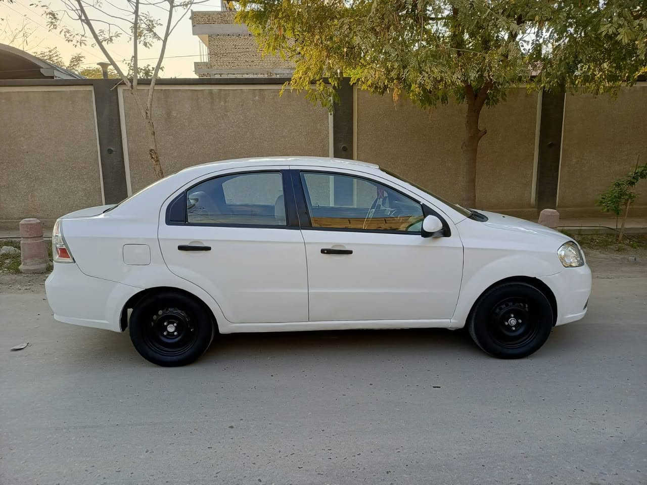 #يالله سلام عليكم افيو موديل 2011 وارد خليجي شركه العامة رقـم بابل النكليزي جديد سنوية 2030هزه جديده بسمنه محرك مفتوح مكينه 1600 فول اوتماتيك بيه رش صبغ للمجالية فقط جاهزه من كلشي كير ومكينه حداديه تخم تاير تبريد ثلـج كلها جديد الـسعر 67 بية مجال قليل عيوني حله باب مشهد للاستفسار على الرقـم الهاتف ***********
