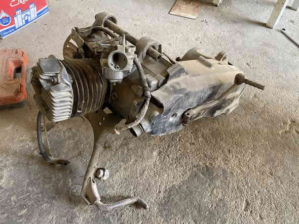 السلام عليكم مرخصة الادمن عندي بوشه مال بطه اصليه وكلاجات امامي خلفي وكابريته اصلي خط واحد فشك كرنك شرط الشغل صالنصه اويل بم دهن سلف  مكينه كامله تريده شلعه تريد ابيعلك قطع  

وعندي مكينه مال اكزز فحل خطين تريده كامله تريده تفصيخ  قبق هندر كلجات امامي خلفي بيه بوشه اصليه عايزه فقط رايمر صالنصه ويل خلفي واسعارهن مناسبه وجوه السوك وشرط القناعه والنضافه وهاذه رقمي ***********
