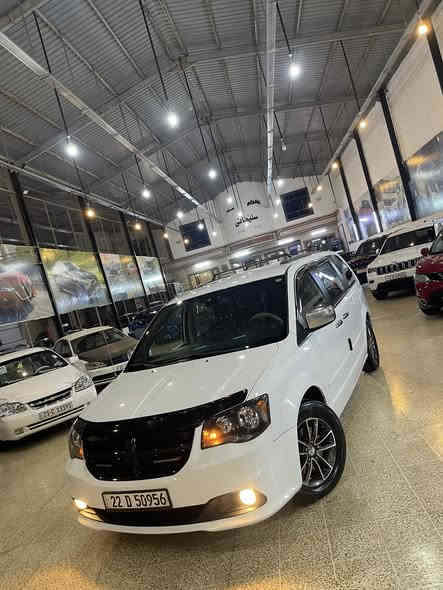 Dodge caravan 2017 SXT
موصفات sxt فول  
ابواب كهرباي 
شاشة
كاميرة
حساس
سندوق شفت
ابواب شفت
كشنات جلد
تحكمات ستيرن
٦سلندر مرغوب
سياره بدون سبغ هتا دعاميات بشرط گير محرك شرط 
0750 082 95 31 
0750 441 28 31
سعر 210$
